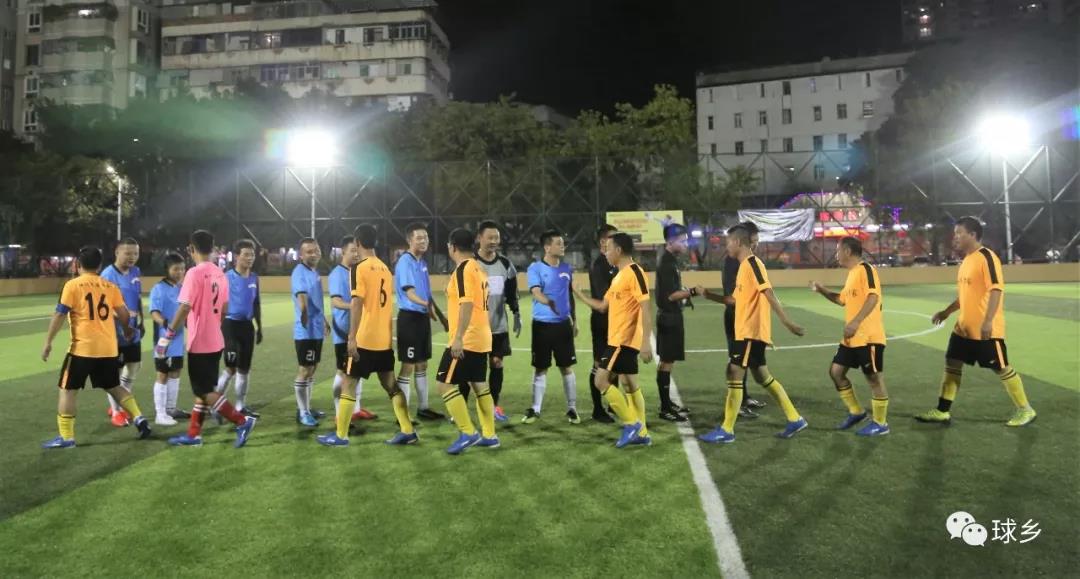  多特蒙德球迷热情似火，德甲主场氛围独树一帜